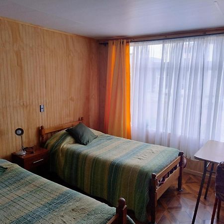 Hostal Y Residencial El Mundial Пуэрто-Наталес Экстерьер фото